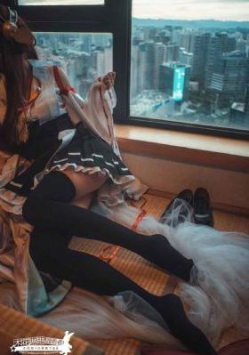 yin放荡教师_720高清免费观看
