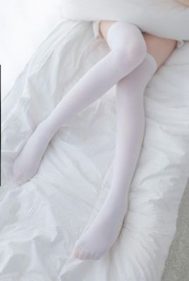 用美女老师的丝袜高跟鞋打飞机_高清神马影院手机在线
